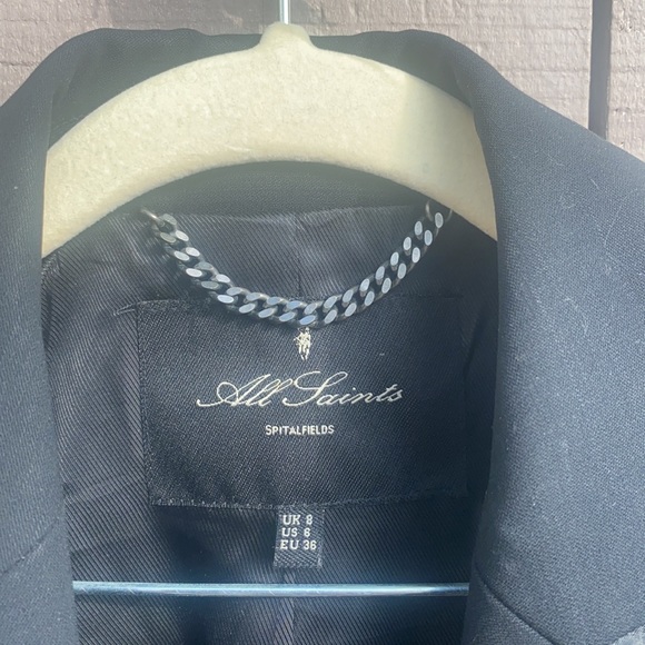 All saints hand finished. Elegant and classy - Picture 2 of 6